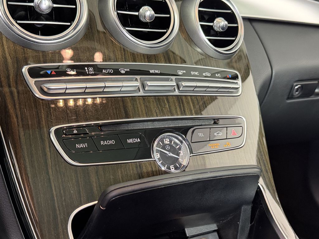 2015 Mercedes-Benz C-Class Image 23