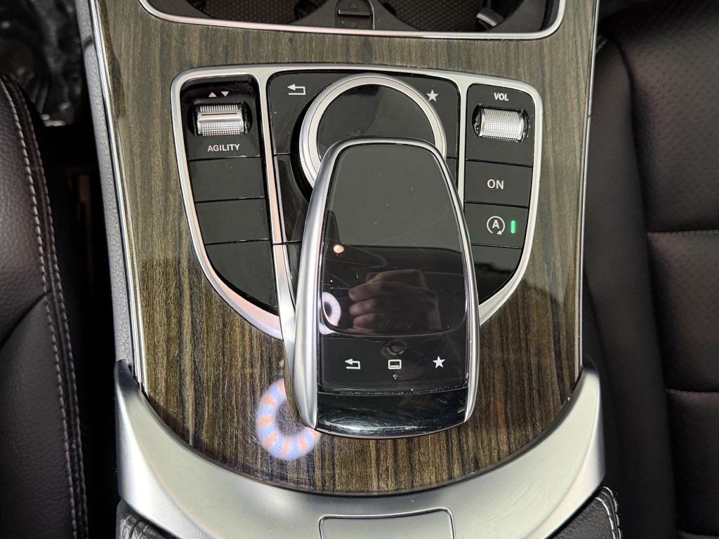 2015 Mercedes-Benz C-Class Image 25