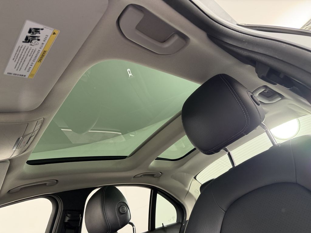 2015 Mercedes-Benz C-Class Image 27