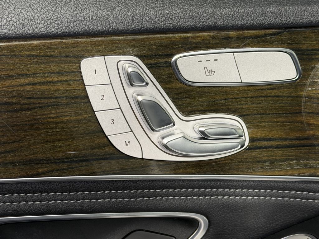 2015 Mercedes-Benz C-Class Image 30