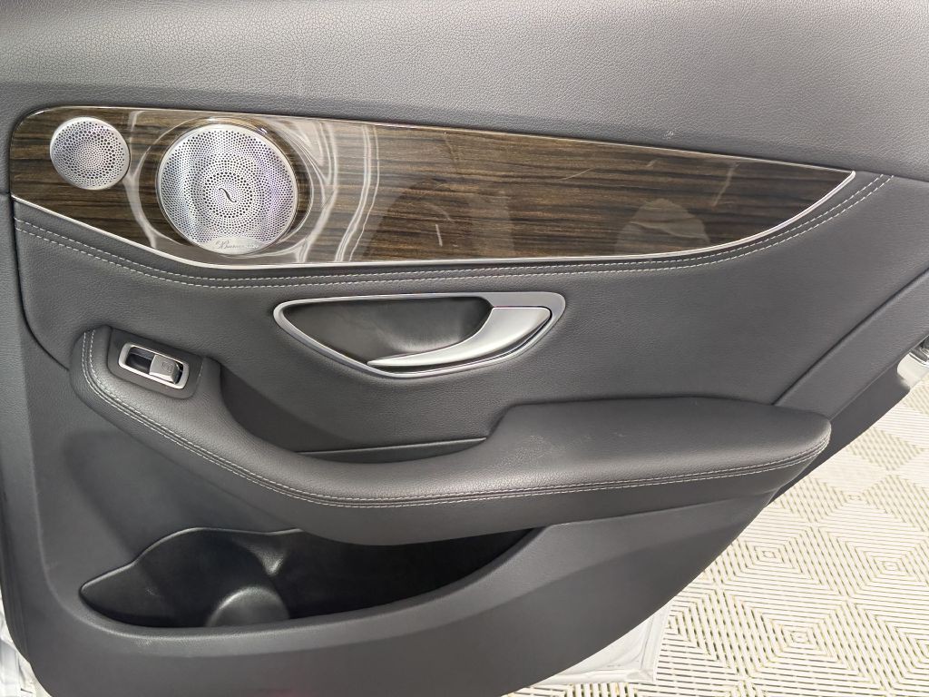 2015 Mercedes-Benz C-Class Image 34