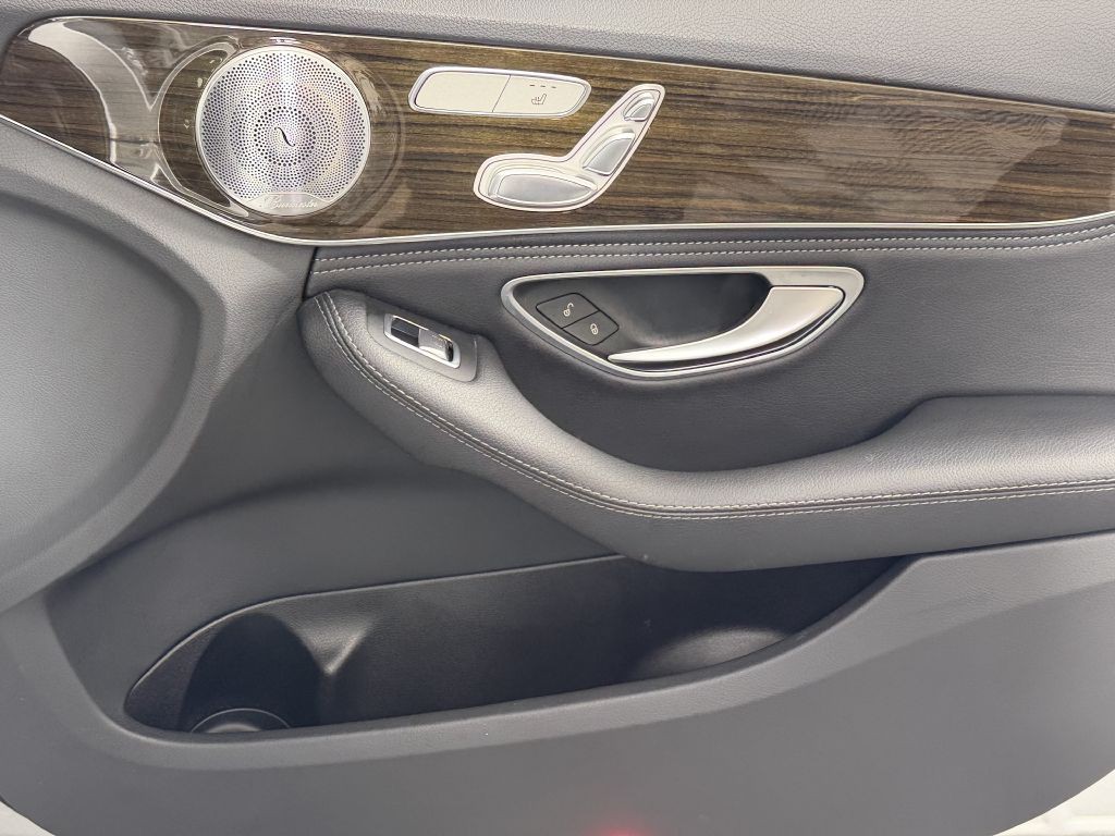 2015 Mercedes-Benz C-Class Image 35