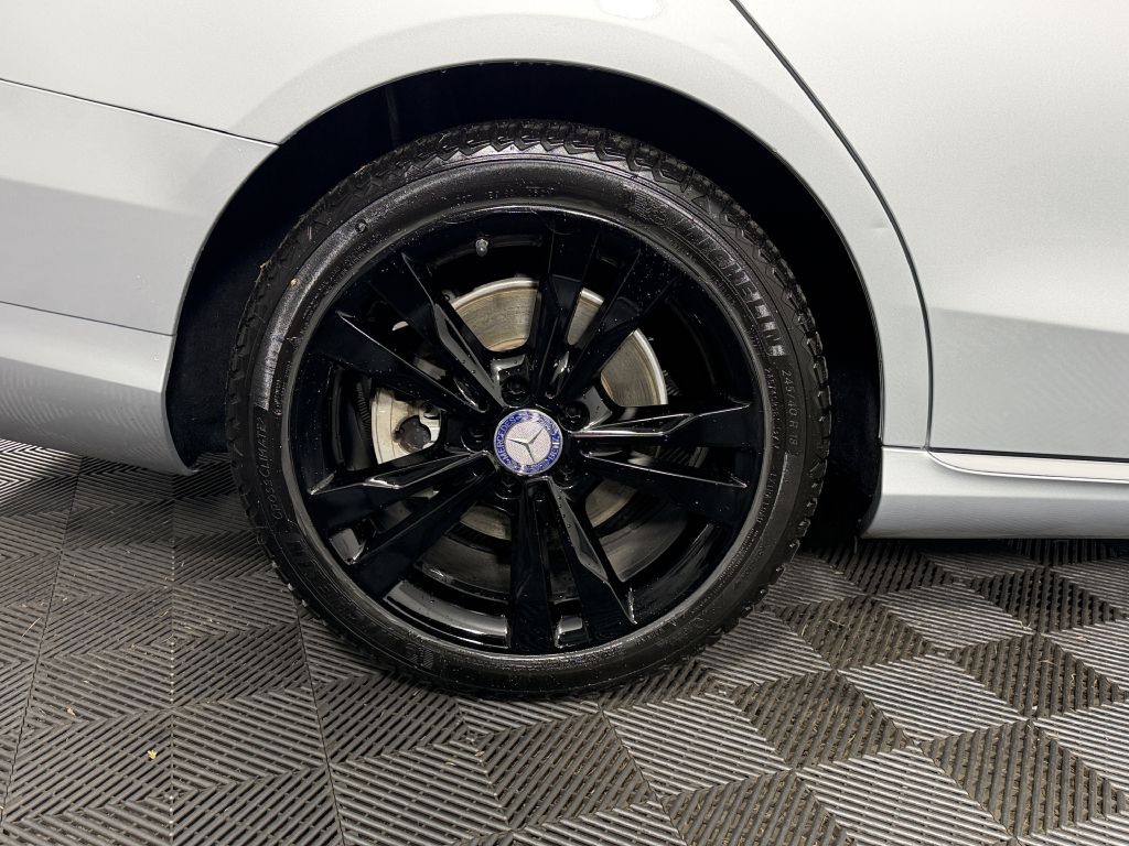 2015 Mercedes-Benz C-Class Image 38