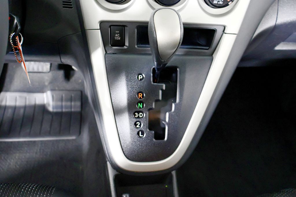 2009 Pontiac Vibe Image 25