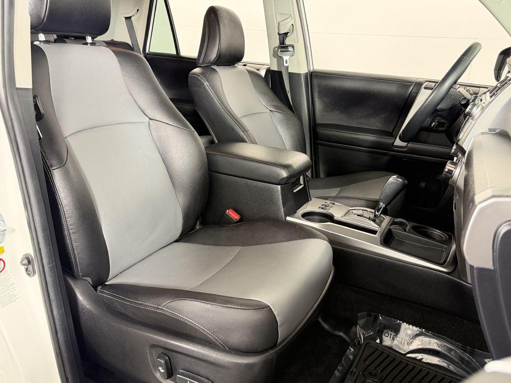 2015 Toyota 4Runner Image 17