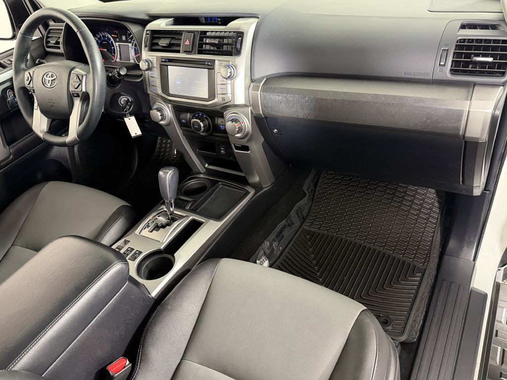 2015 Toyota 4Runner Image 18