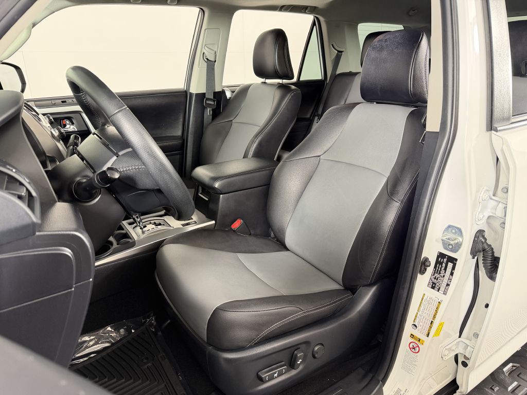 2015 Toyota 4Runner Image 19