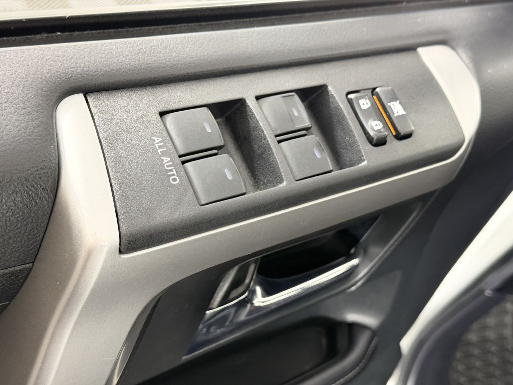 2015 Toyota 4Runner Image 23