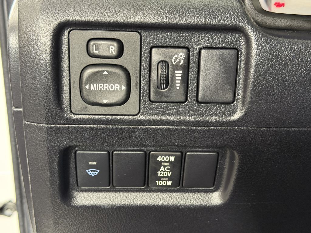 2015 Toyota 4Runner Image 25