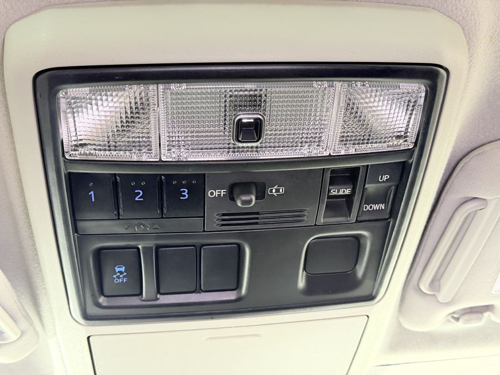 2015 Toyota 4Runner Image 36