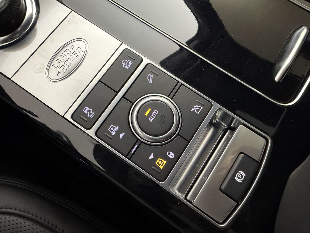 2020 Land Rover Range Rover Image 35
