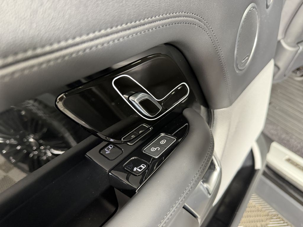 2020 Land Rover Range Rover Image 46