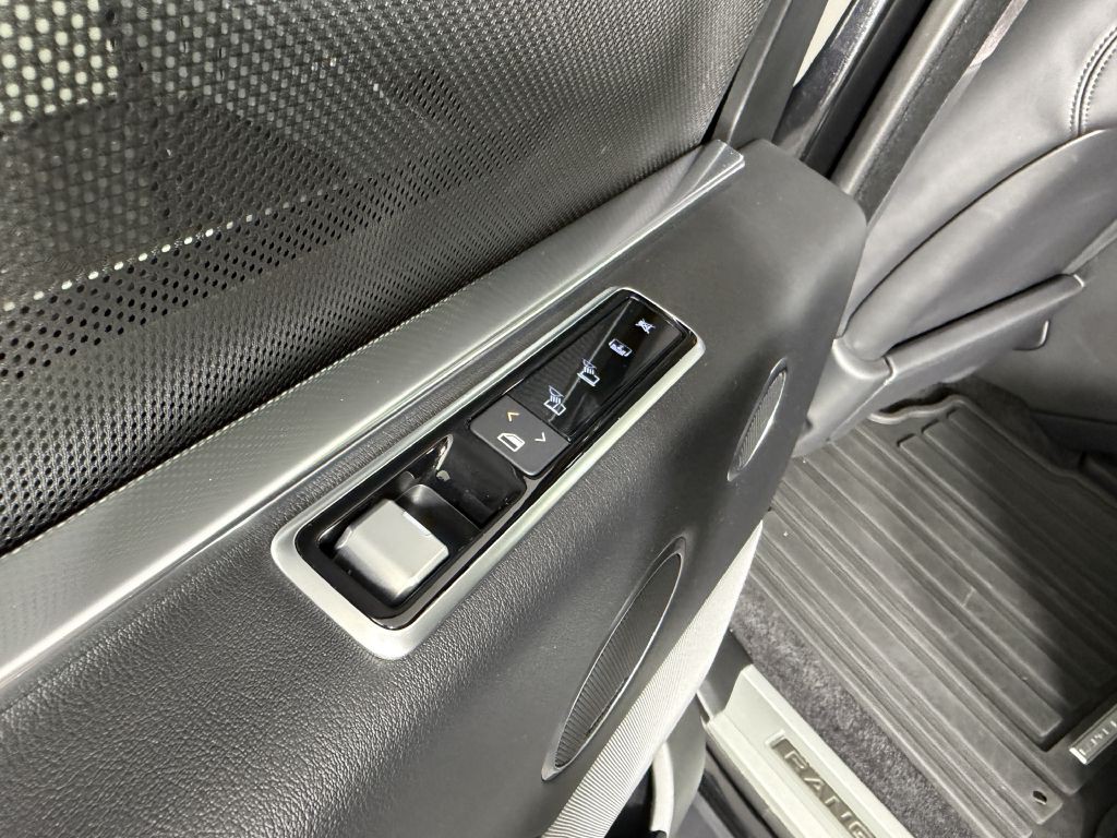 2020 Land Rover Range Rover Image 47