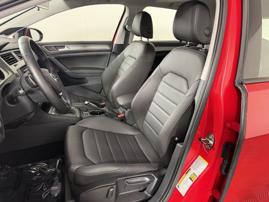 2015 Volkswagen Golf Image 16