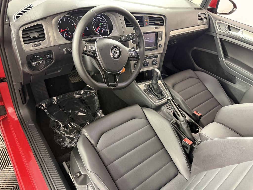 2015 Volkswagen Golf Image 19