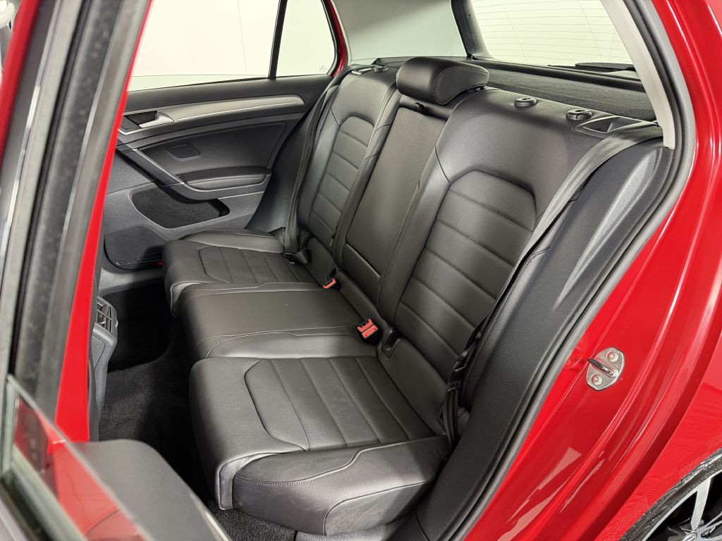 2015 Volkswagen Golf Image 21