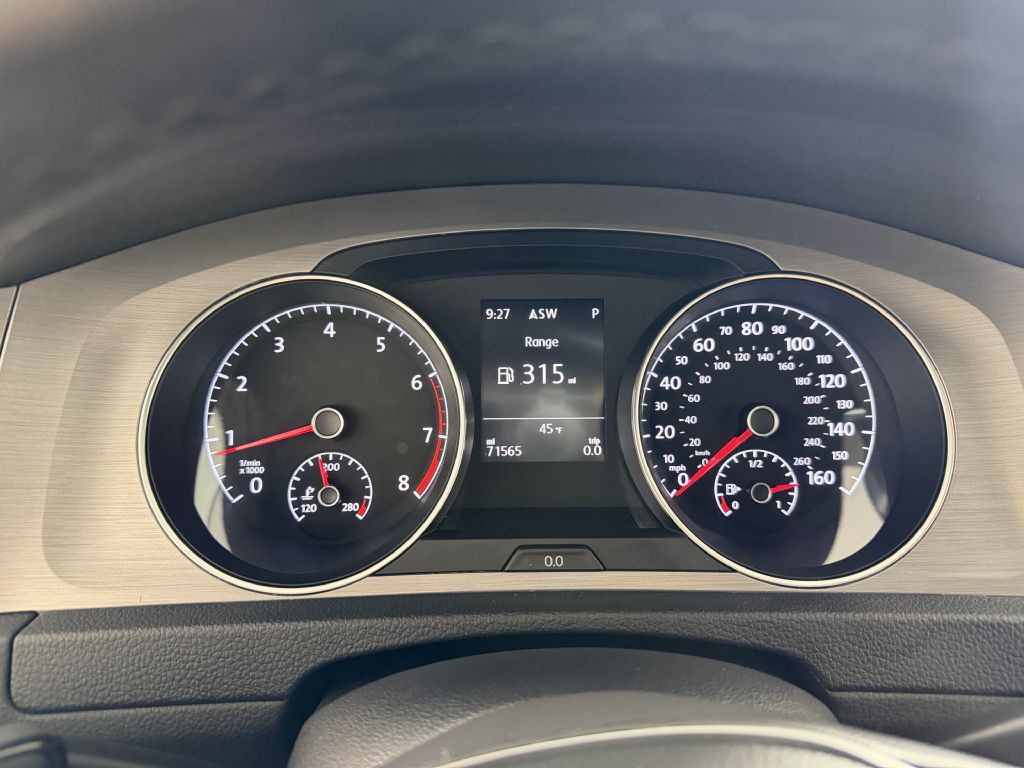 2015 Volkswagen Golf Image 24