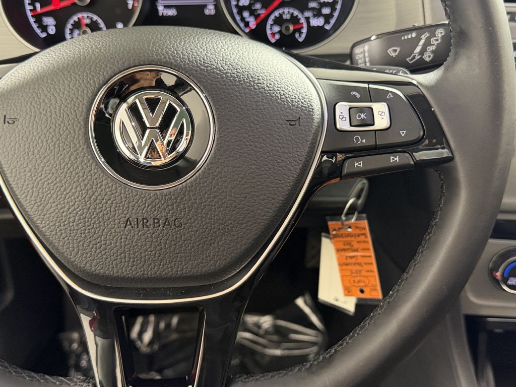 2015 Volkswagen Golf Image 25