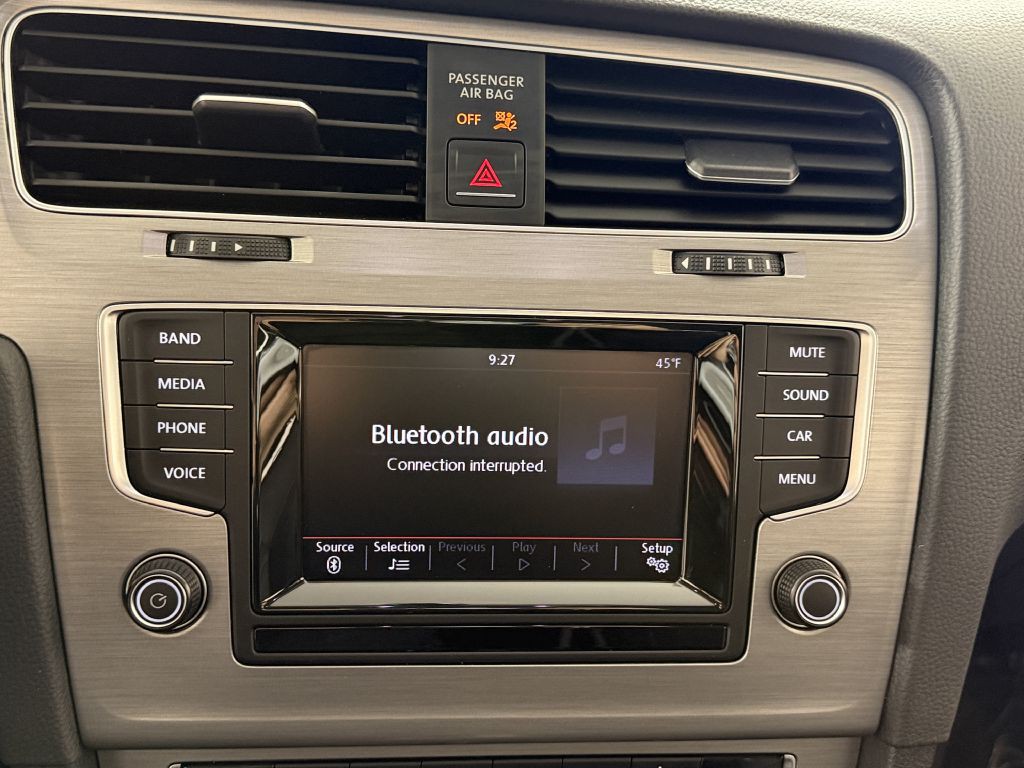 2015 Volkswagen Golf Image 27