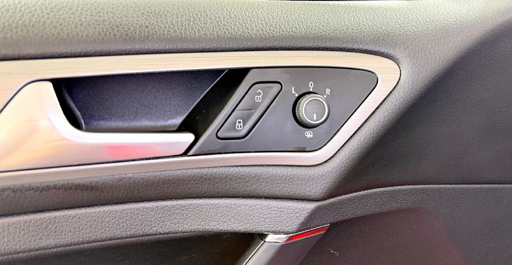 2015 Volkswagen Golf Image 36