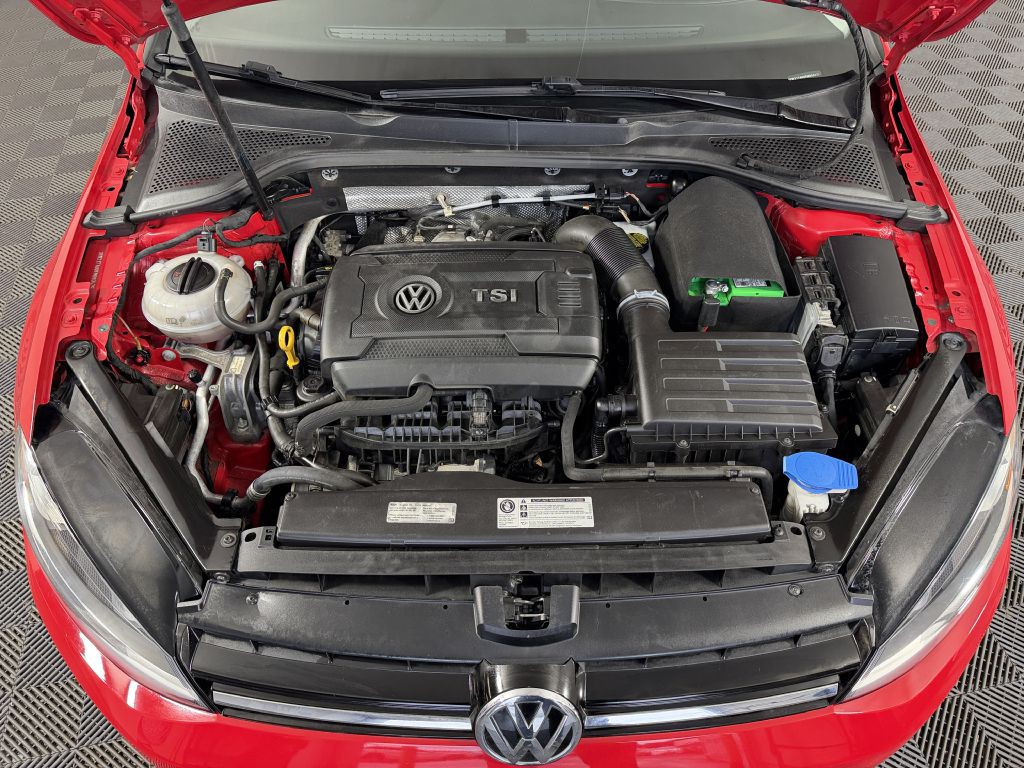 2015 Volkswagen Golf Image 38