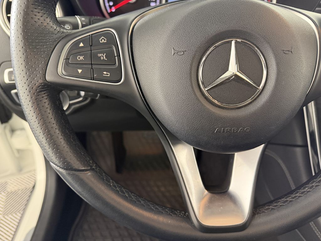 2018 Mercedes-Benz GLC-Class Image 16