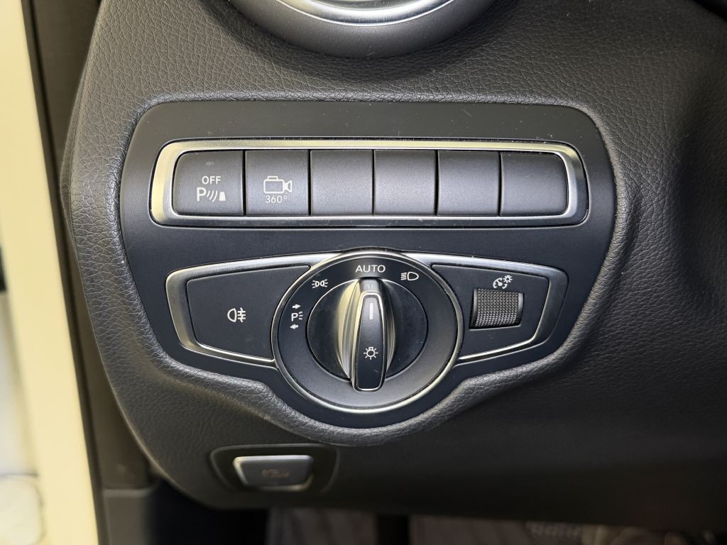 2018 Mercedes-Benz GLC-Class Image 24