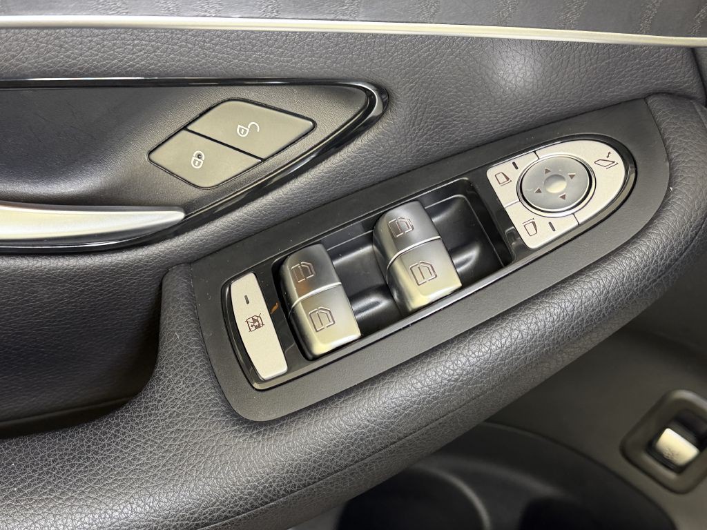 2018 Mercedes-Benz GLC-Class Image 26