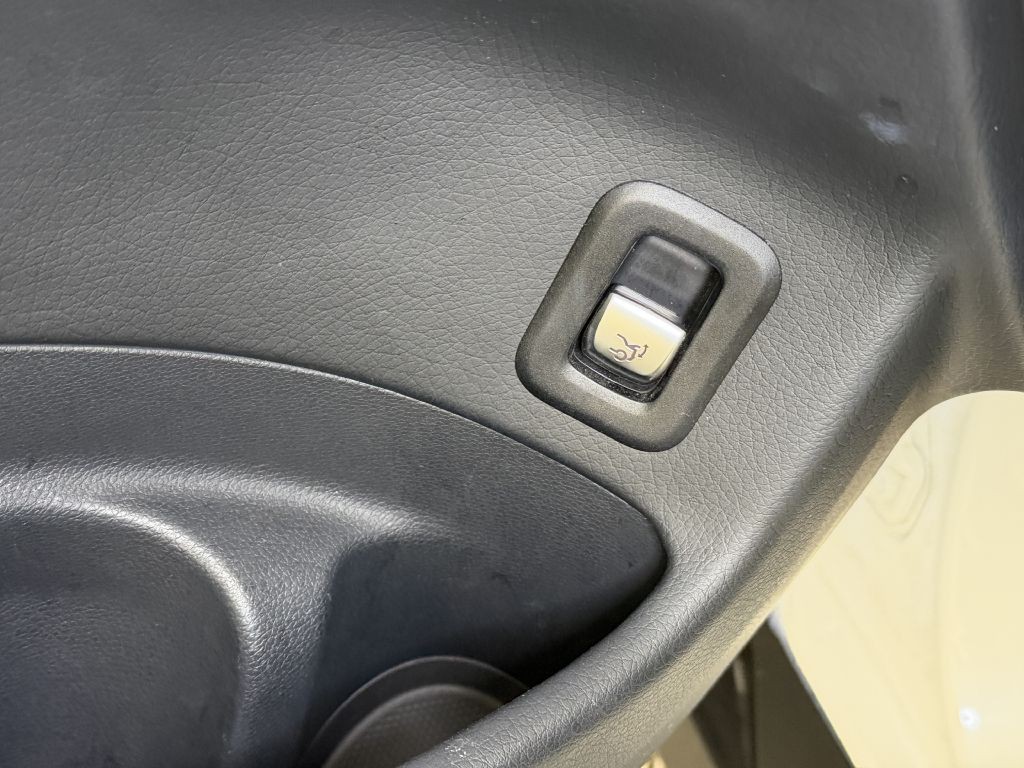 2018 Mercedes-Benz GLC-Class Image 27