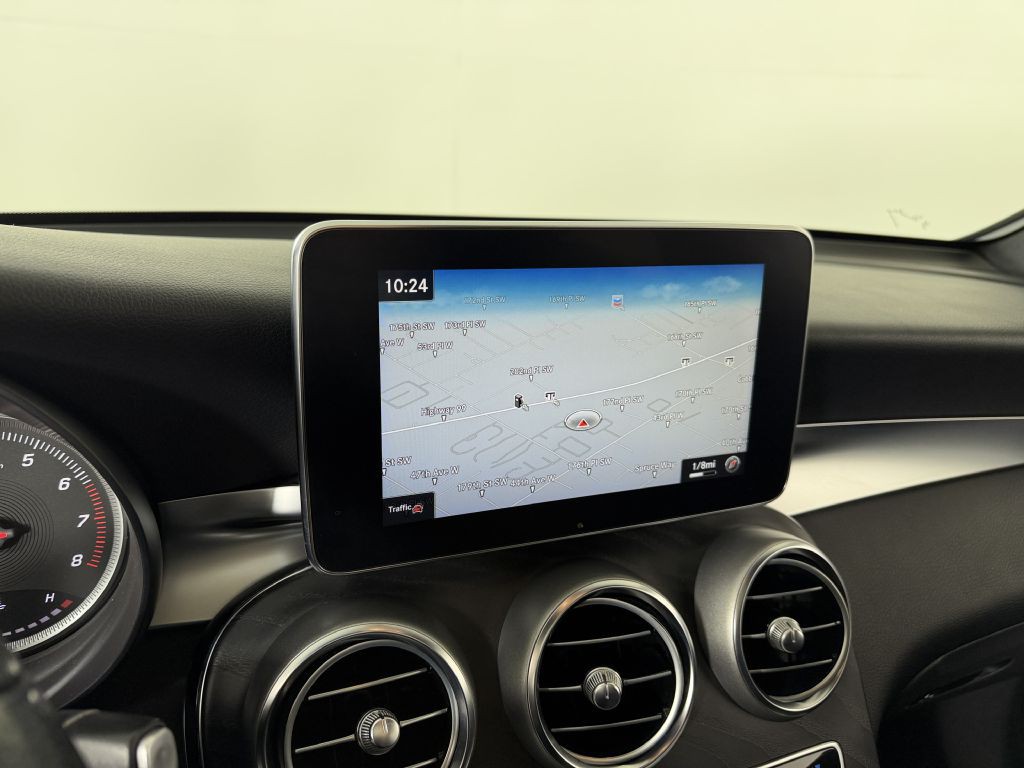 2018 Mercedes-Benz GLC-Class Image 32