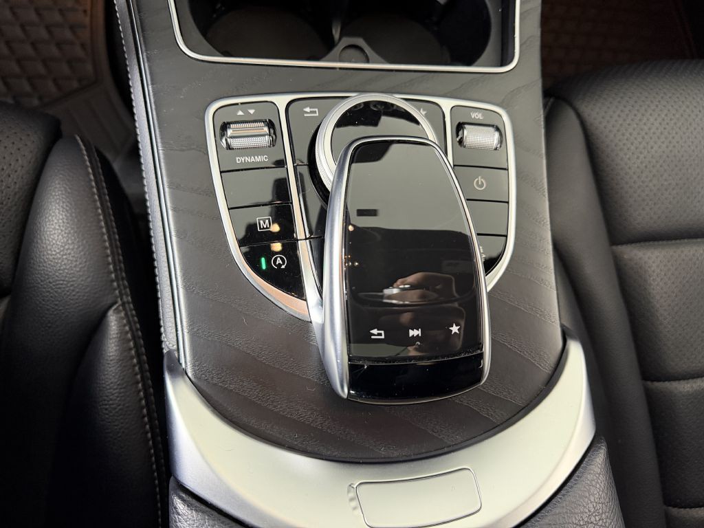 2018 Mercedes-Benz GLC-Class Image 36