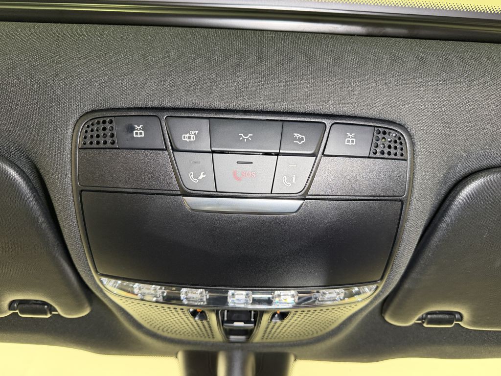 2018 Mercedes-Benz GLC-Class Image 37