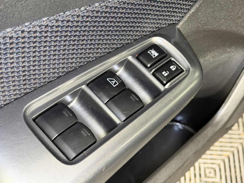 2013 Subaru Forester Image 24