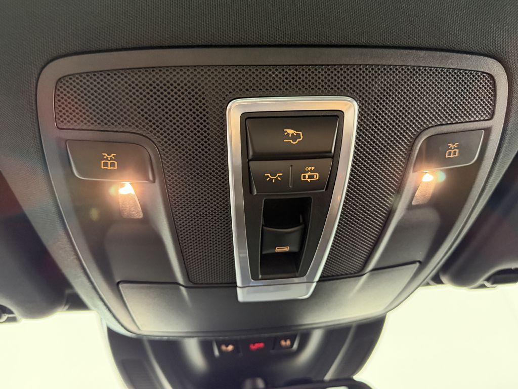 2018 Mercedes-Benz GLS-Class Image 37