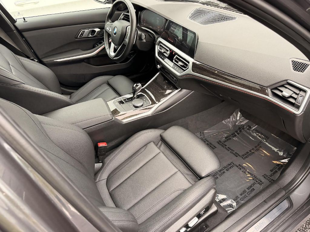 2021 BMW 3 Series Image 30