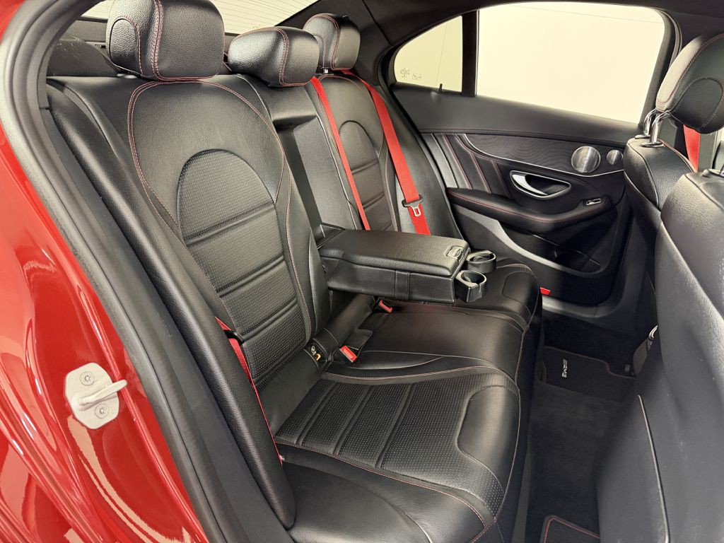 2016 Mercedes-Benz C-Class Image 22