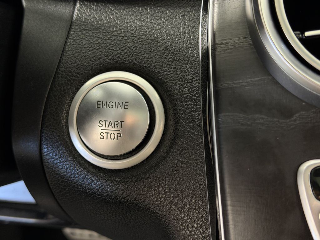 2016 Mercedes-Benz C-Class Image 31