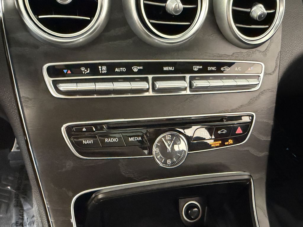 2016 Mercedes-Benz C-Class Image 32