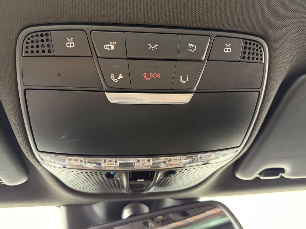 2016 Mercedes-Benz C-Class Image 35