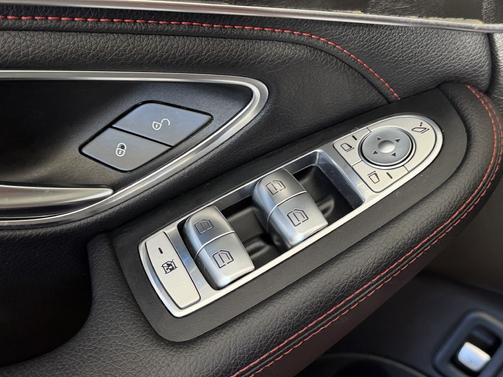 2016 Mercedes-Benz C-Class Image 37