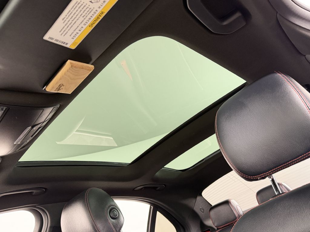 2016 Mercedes-Benz C-Class Image 41