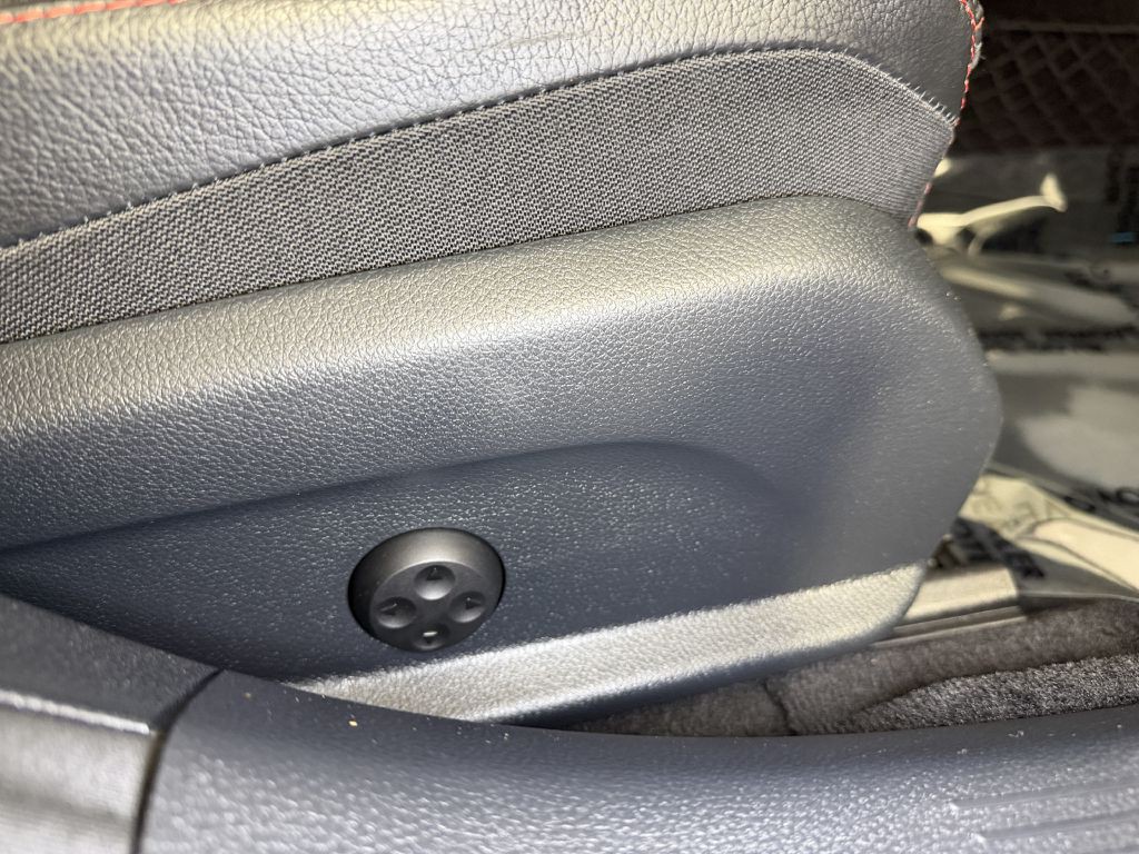 2016 Mercedes-Benz C-Class Image 44