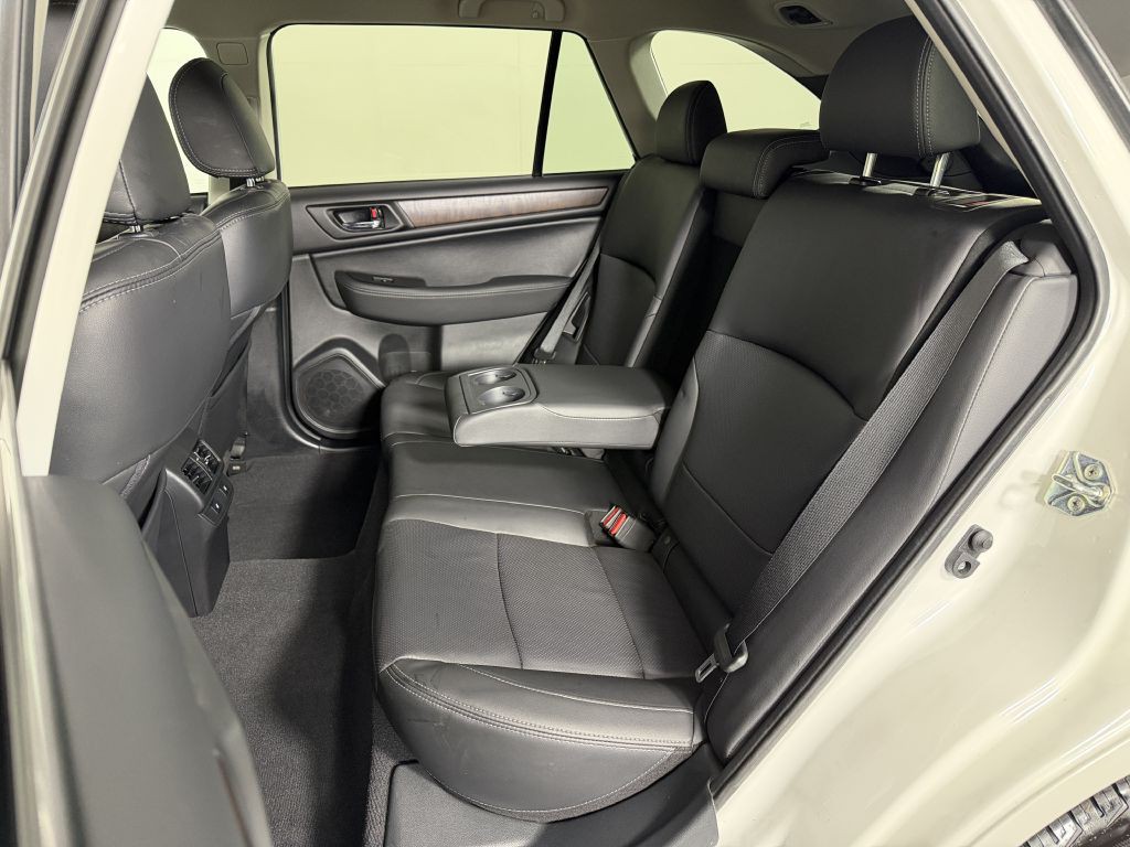 2015 Subaru Outback Image 24