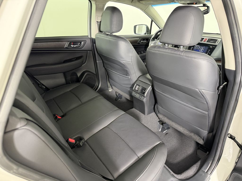2015 Subaru Outback Image 25