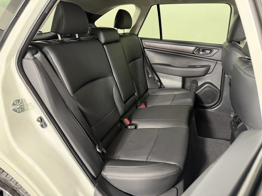 2015 Subaru Outback Image 26