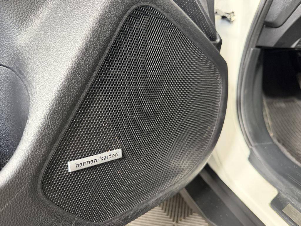 2015 Subaru Outback Image 44