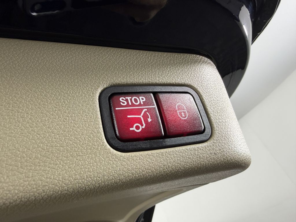 2012 Mercedes-Benz M-Class Image 10