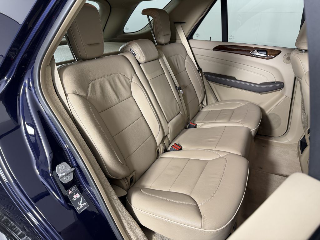 2012 Mercedes-Benz M-Class Image 18