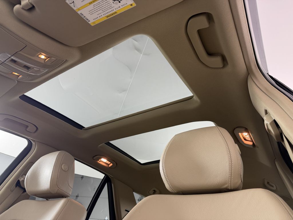 2012 Mercedes-Benz M-Class Image 20