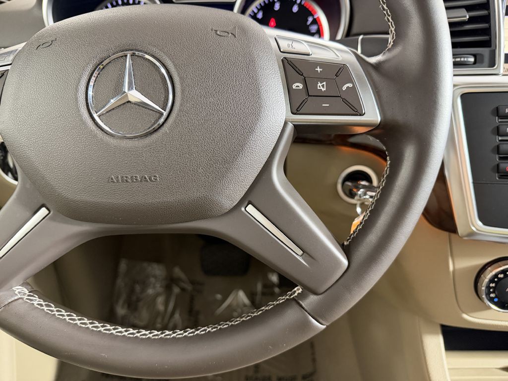 2012 Mercedes-Benz M-Class Image 30